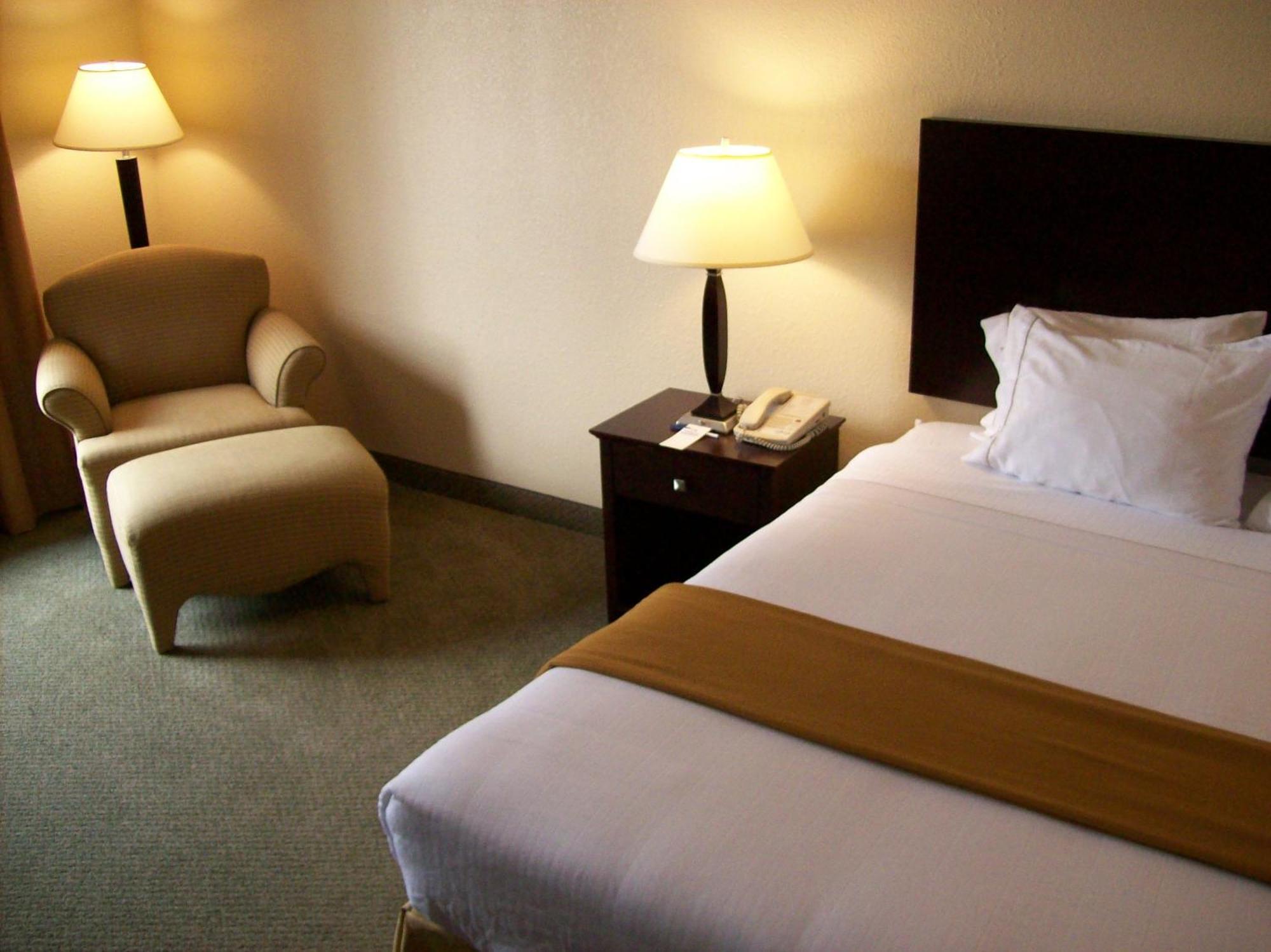 Holiday Inn Express Hotel & Suites Athens By Ihg Екстер'єр фото